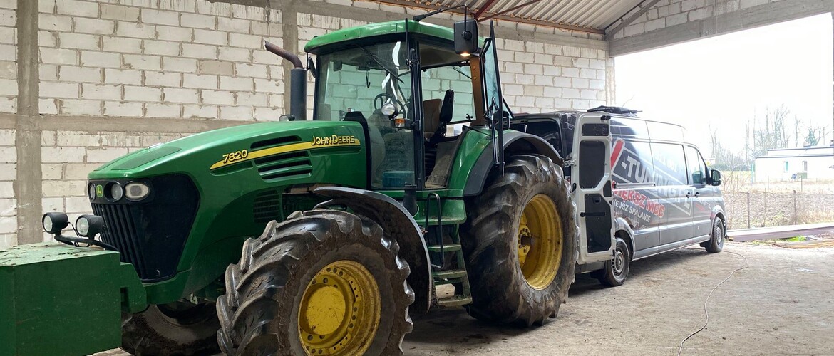 John Deere 7830